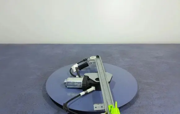 Fiat 500 Front door window regulator with motor