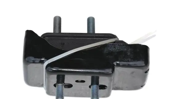 Engine mount vacuum valve