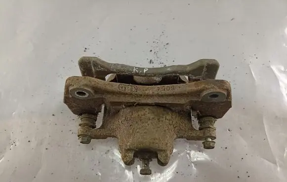 Mitsubishi Grandis Front brake caliper 6054