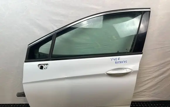 Opel Astra K Front door