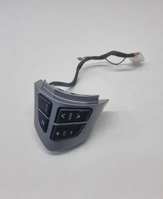 Suzuki Grand Vitara II Steering wheel buttons/switches 