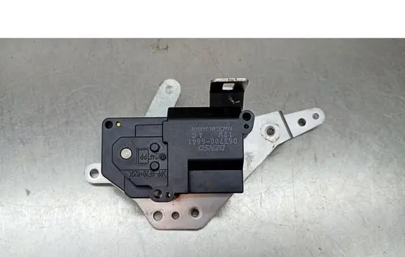 Honda CR-V Coolant heater control valve 063700-6641