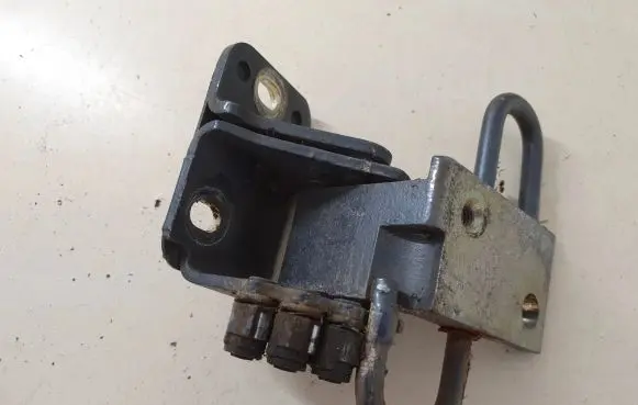 Front door lower hinge