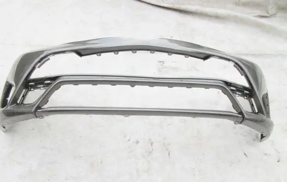 Toyota Avensis T270 Front bumper 5211905230