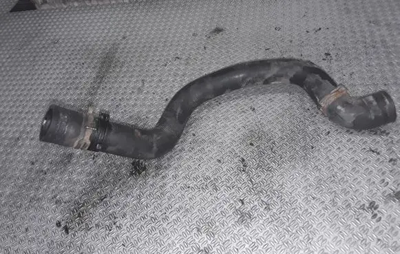 Volkswagen Touran I Engine coolant pipe/hose