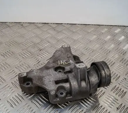 Volkswagen PASSAT B7 Other engine bay part 03C903143B