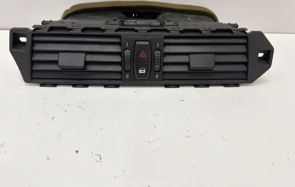 BMW 5 E60 E61 Dash center air vent grill 05114001 05148001