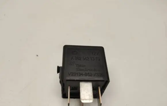 Mercedes-Benz CLS C218 X218 Other relay A0025421319