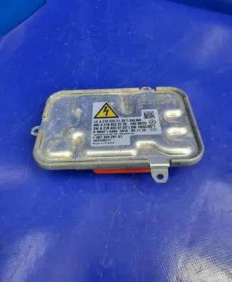 Mercedes-Benz CLS C218 X218 Voltage converter/converter module A2188202126 A2188202226 0486018