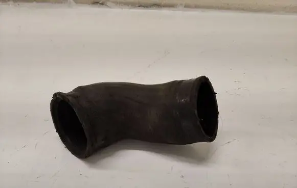 Volkswagen PASSAT B6 Intercooler hose/pipe 1K0145762