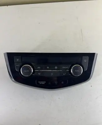 Nissan Qashqai Climate control unit 275004EA0A T907770D 275004EA0