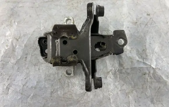 Volkswagen Polo IV 9N3 Engine mount bracket 30802T36115826 6Q0199555