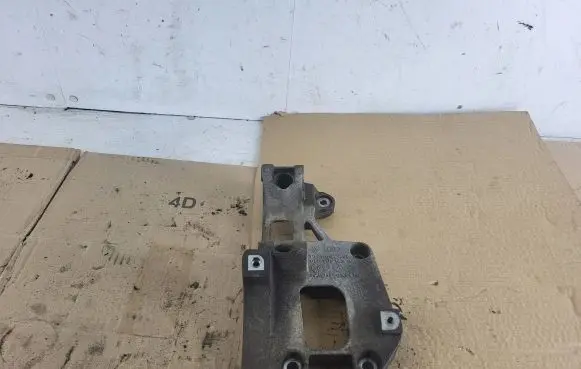 Volkswagen Golf V Generator/alternator bracket 06F903143F