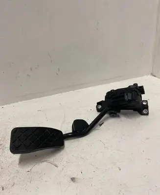 Audi A4 S4 B6 8E 8H Accelerator throttle pedal 8E2721523C 6PV00777033