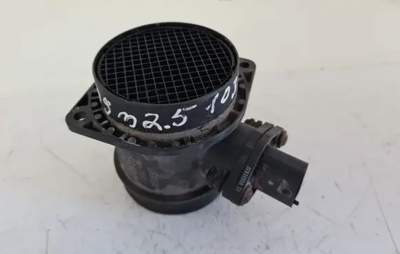 Volvo S70 V70 V70 XC Mass air flow meter 0280218045 9470640