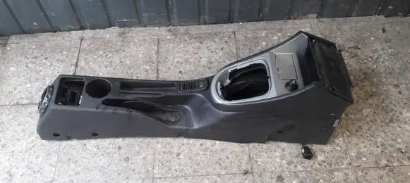 Alfa Romeo 147 Center console 