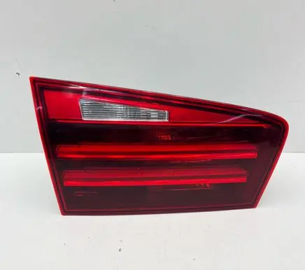 Tailgate rear/tail lights