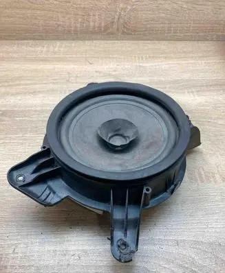 Volvo XC70 Front door speaker 8673728 LeftSide