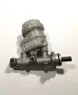 Mitsubishi L200 Master brake cylinder