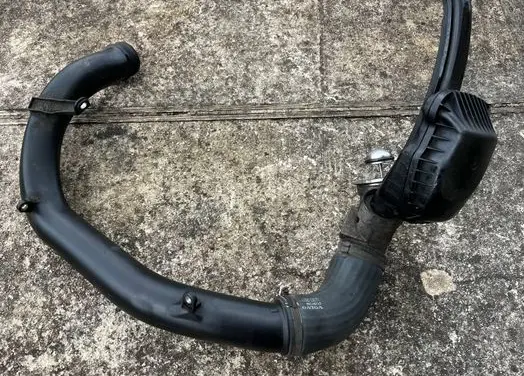 Intercooler hose/pipe