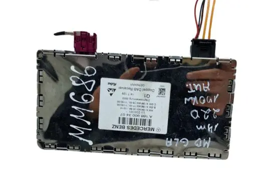 Mercedes-Benz GLA W156 X156 Antenna control unit A1669003407