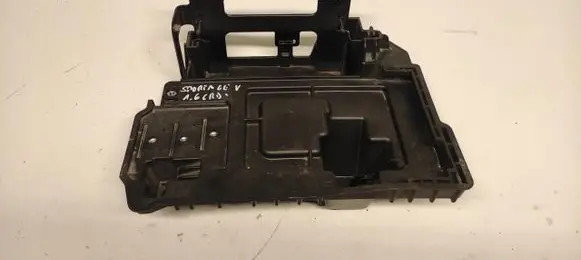 Battery box tray