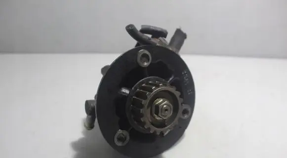 Nissan Primera Vacuum pump