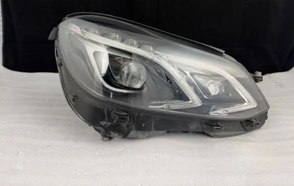 Mercedes-Benz E W212 Headlight/headlamp A2129063203