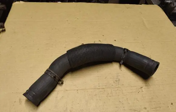 Chrysler PT Cruiser Engine coolant pipe/hose 