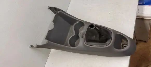 Toyota Aygo AB10 Center console 588110H010
