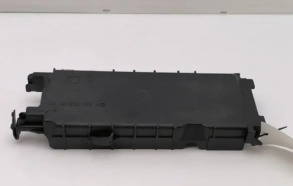 Mercedes-Benz CLA C117 X117 W117 Fuse box cover A2465451340