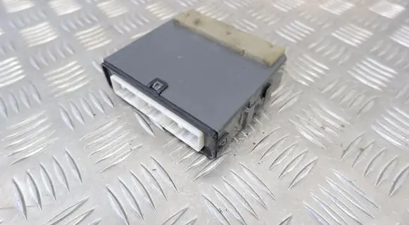 Lexus LS 460 - 600H Door control unit/module 8922550040