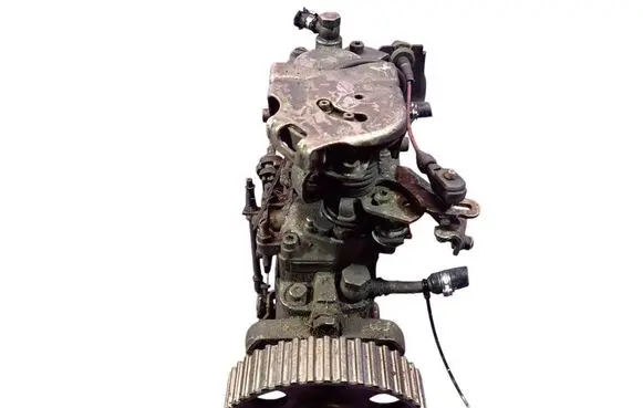 Volkswagen Golf III Fuel injection high pressure pump 