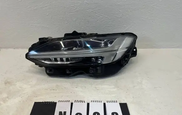 Volvo S90, V90 Headlight/headlamp 32228316