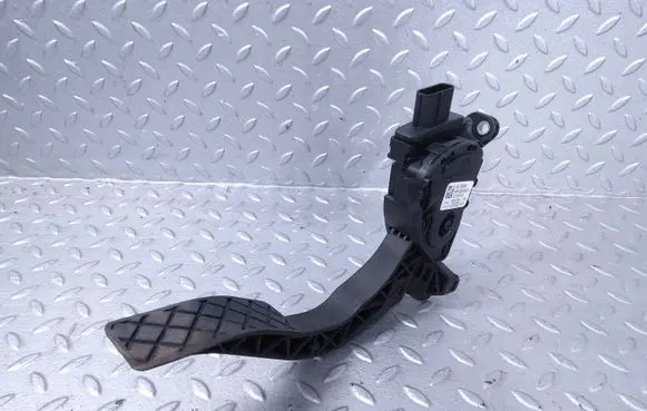 Audi A8 S8 D4 4H Accelerator throttle pedal 8K1723523A