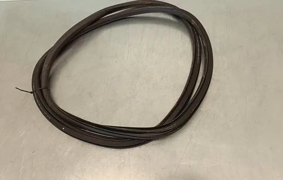 Opel Zafira C Front door rubber seal 