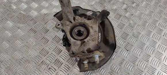 Toyota Verso Front wheel hub