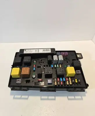 Opel Astra H Fuse module 13206754 5DK00866838 SW0816