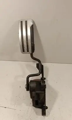 Nissan Qashqai Accelerator throttle pedal