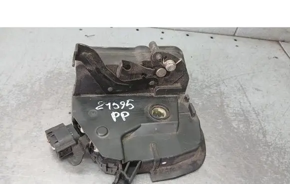 BMW X3 E83 Front door lock
