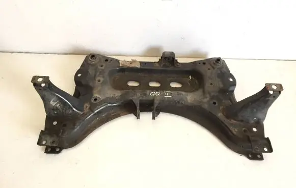 Nissan Qashqai Front axle beam 