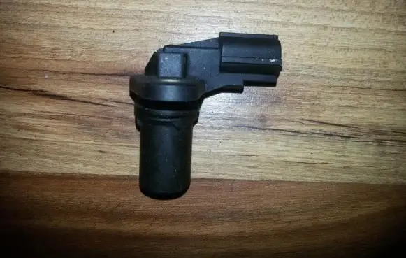 Ford Mondeo Mk III Camshaft position sensor 1s7f12k073ad 1119942