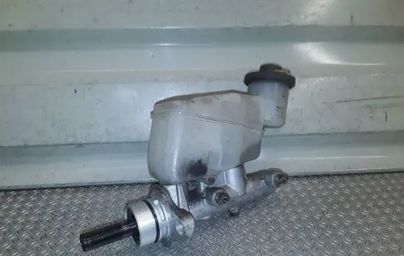 Toyota Yaris Master brake cylinder 