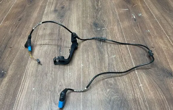Mercedes-Benz E W213 Brake pads wear sensor A2135402405 A2135461200