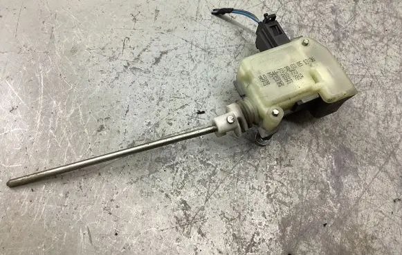 Skoda Octavia Mk2 (1Z) Central locking motor 1M0959781A 1Z0810773