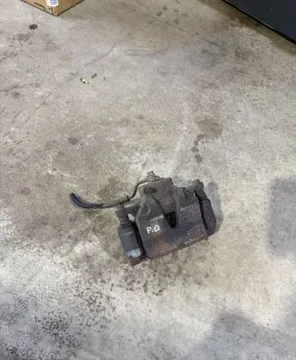 Hyundai Tucson TL Front brake caliper