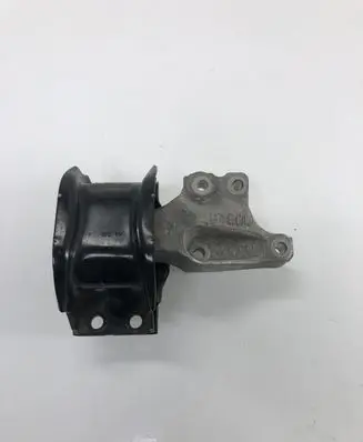 Citroen DS5 Engine mount bracket 9681855180