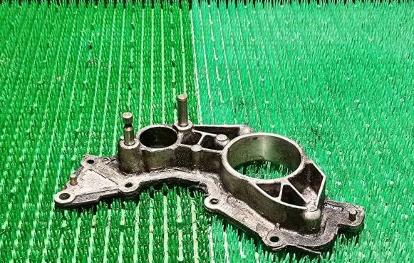 Mercedes-Benz Vito Viano W639 Engine mounting bracket A6110160006