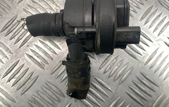 Mercedes-Benz CLA C117 X117 W117 Electric auxiliary coolant/water pump A0005000686 0392023206