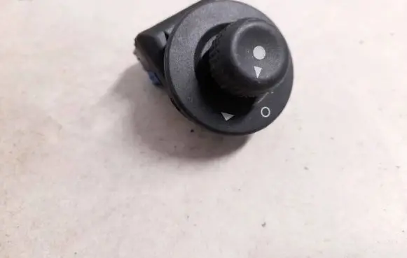 Citroen Xsara Wing mirror switch 185526